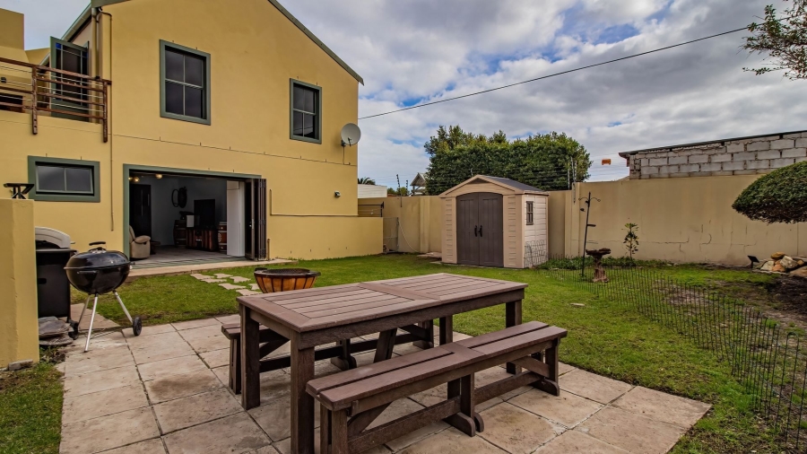 4 Bedroom Property for Sale in Sandbaai Western Cape